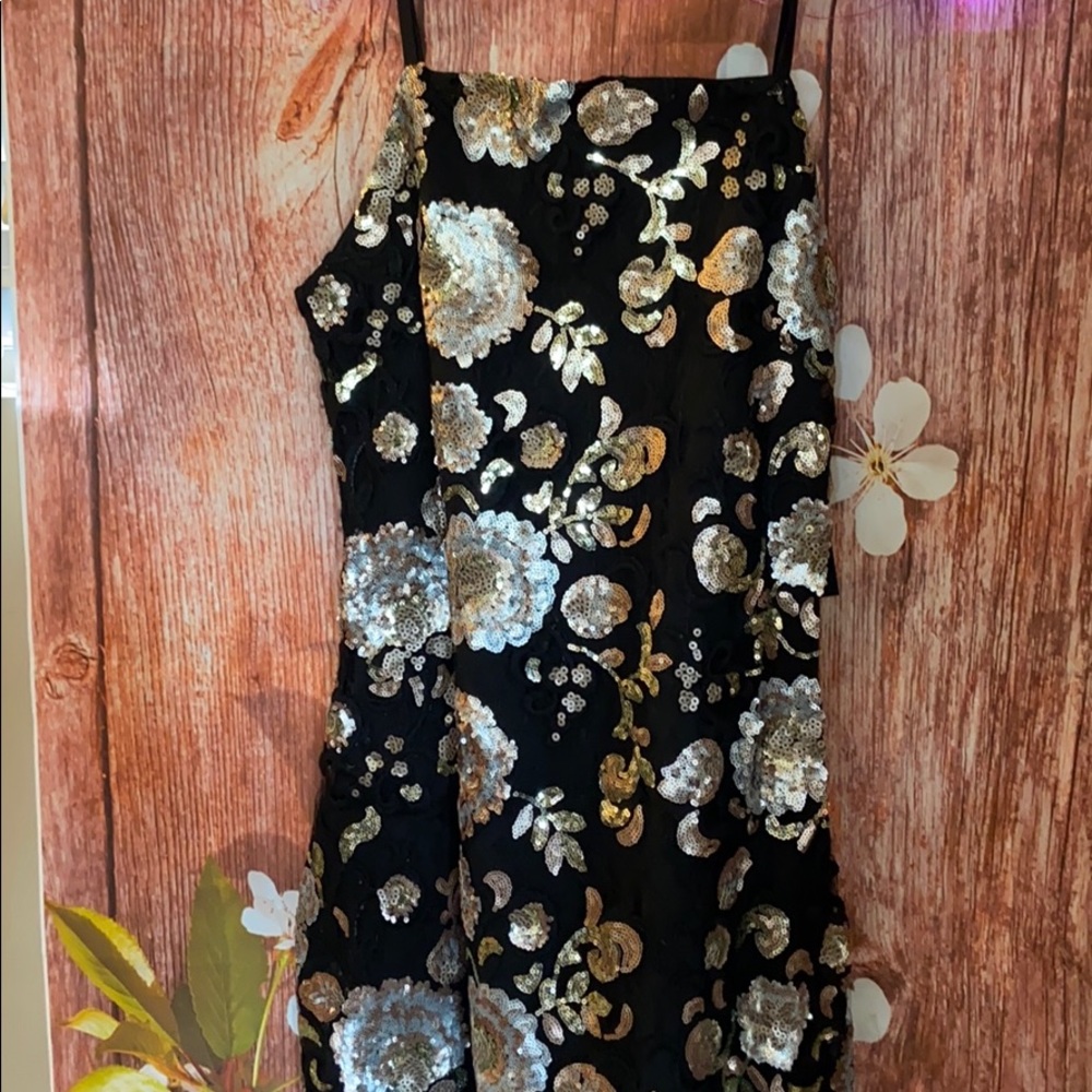 Goldie London- sequin dress - small
